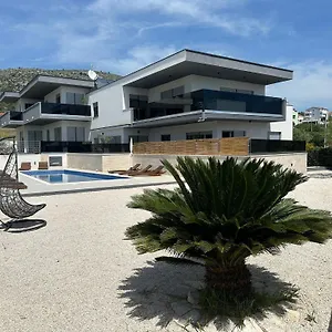 villa-helena-trogir.hotels-in-trogir.com/